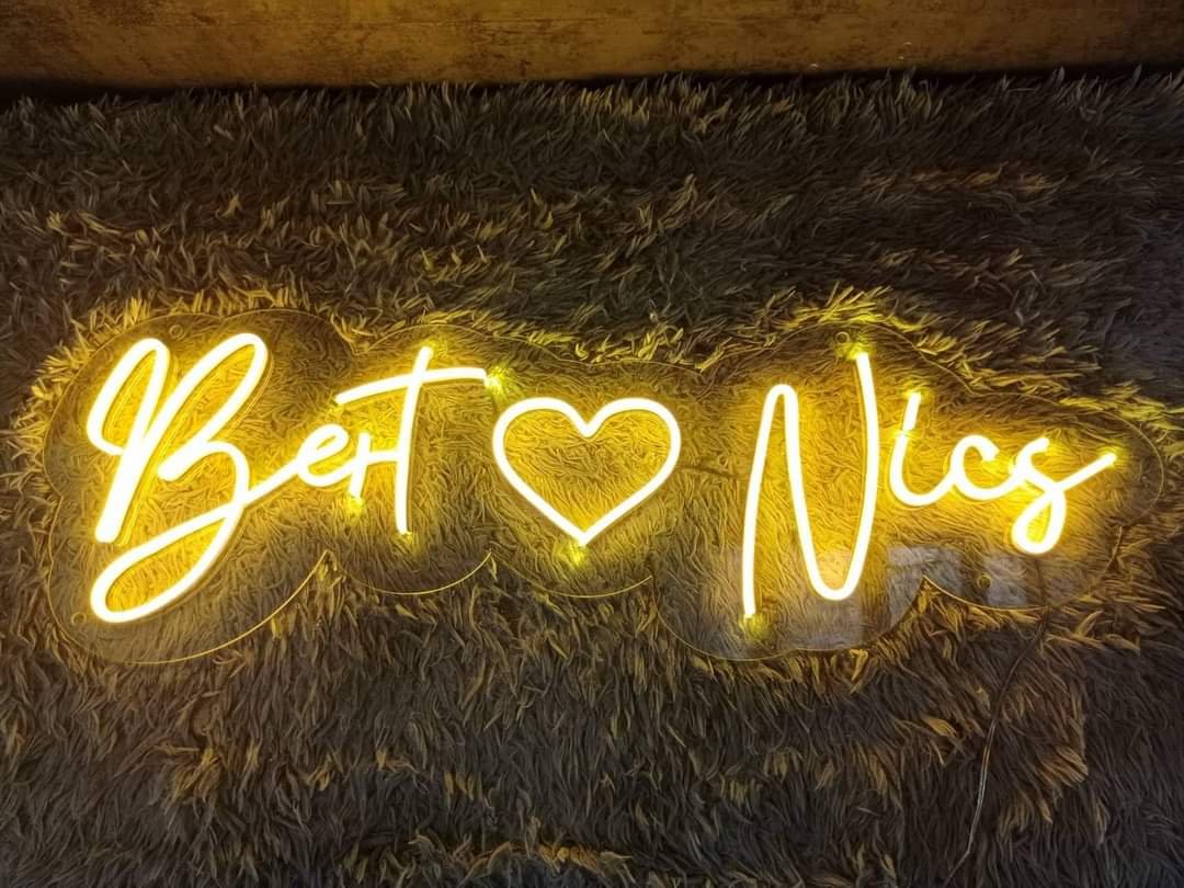 You are currently viewing Your Business Needs a Custom LED Neon Sign by Neon Mantra