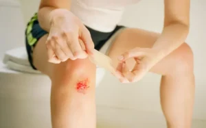 Read more about the article What to Do When You Get a Cut or Scrape: Fast and Effective Care