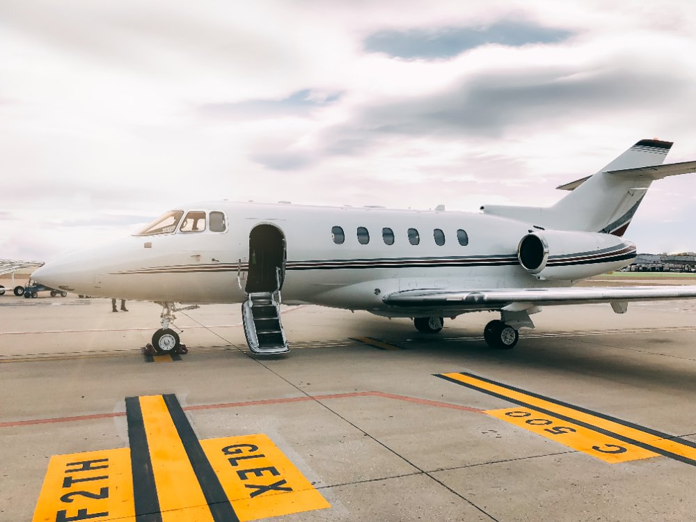 Read more about the article How Top Flight Caterers Elevate Luxury Travel Experiences