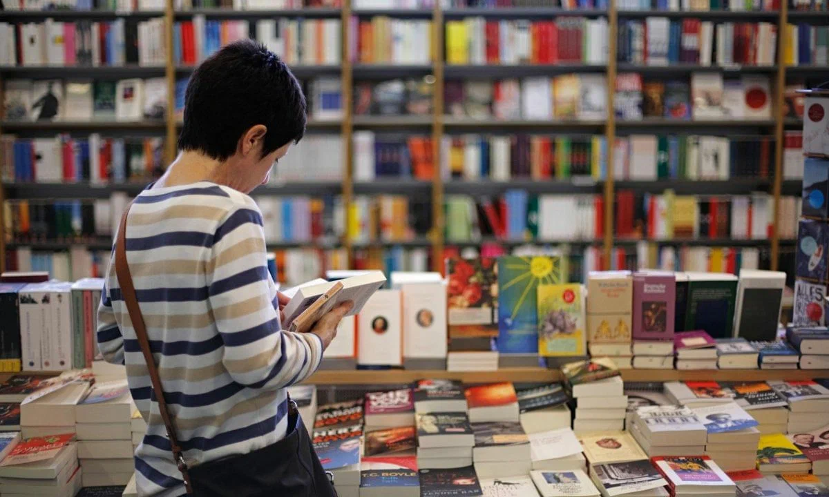 You are currently viewing How Do Book Publishing Services Help Turn Manuscripts into Market-Ready Books