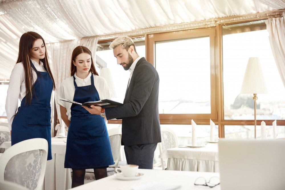 You are currently viewing Why Quality Airport Catering Services Matter for Your In-Flight Experience