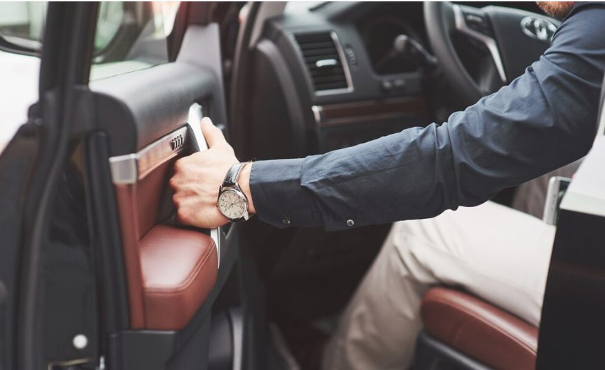 You are currently viewing The Best Luxury Vehicles Used by Professional Chauffeurs in London