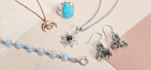 Read more about the article The Allure of Rhodochrosite Jewelry: A Gemstone of Love and Healing
