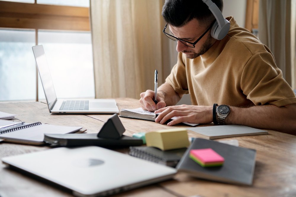 Read more about the article How to Hire a Book Writer Online for Your Next Bestseller