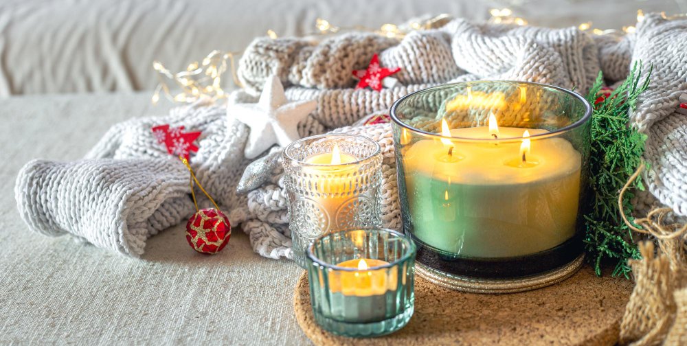 Read more about the article Transform Your Space with Strong Christmas Scented Candles