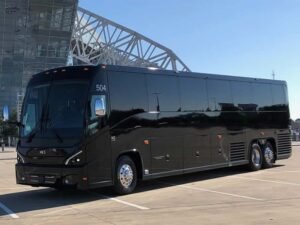 Read more about the article Top Benefits of Renting a Bus with a Driver for Your Dubai Trip