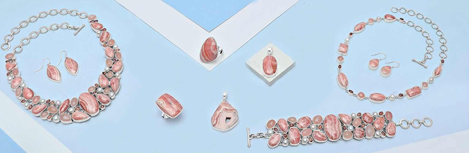 Read more about the article The Healing Beauty Of Rhodochrosite Jewelry You Need To Discover