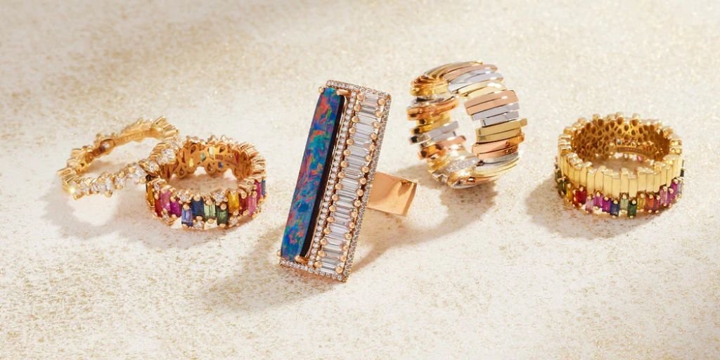 Read more about the article Celebrate Her Birthday with a Sapphire Baguette Ring