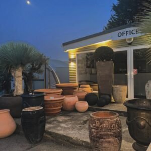 Read more about the article Frost Proof Terracotta Pots: A Winter Ready Garden Essential