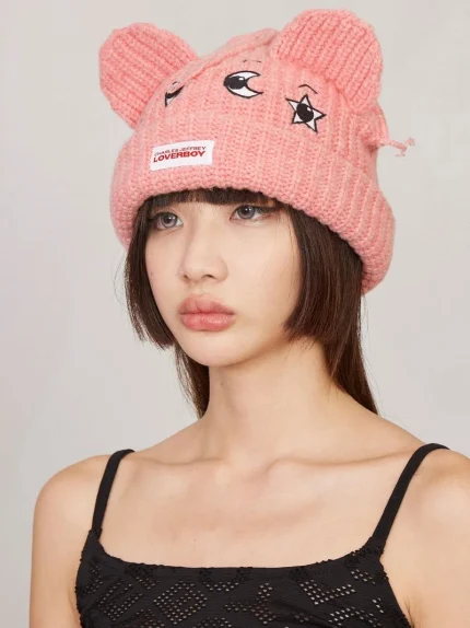 You are currently viewing The Loverboy Hat: A Revolutionary Symbol in Modern Streetwear Culture