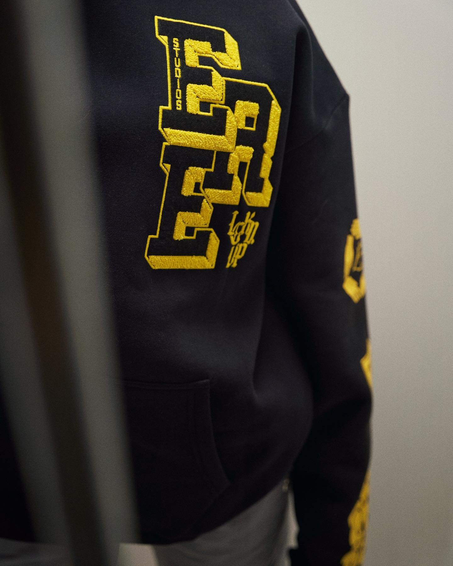 Read more about the article The Elevated Streetwear Staple: Ere Studios Hoodie