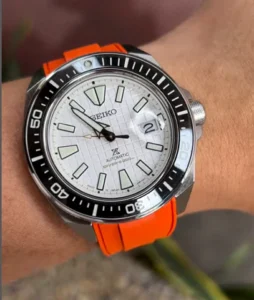 Read more about the article The Quest for the Best Rubber Watch Straps: My Personal Journey
