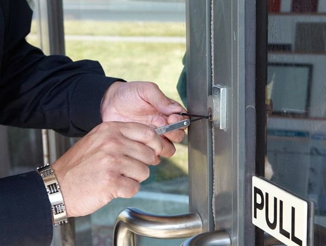 You are currently viewing Business Security System Upgrade with Professional Locksmith in Kissimmee