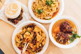 You are currently viewing Famous Food in NYC: A Culinary Tour of the Big Apple