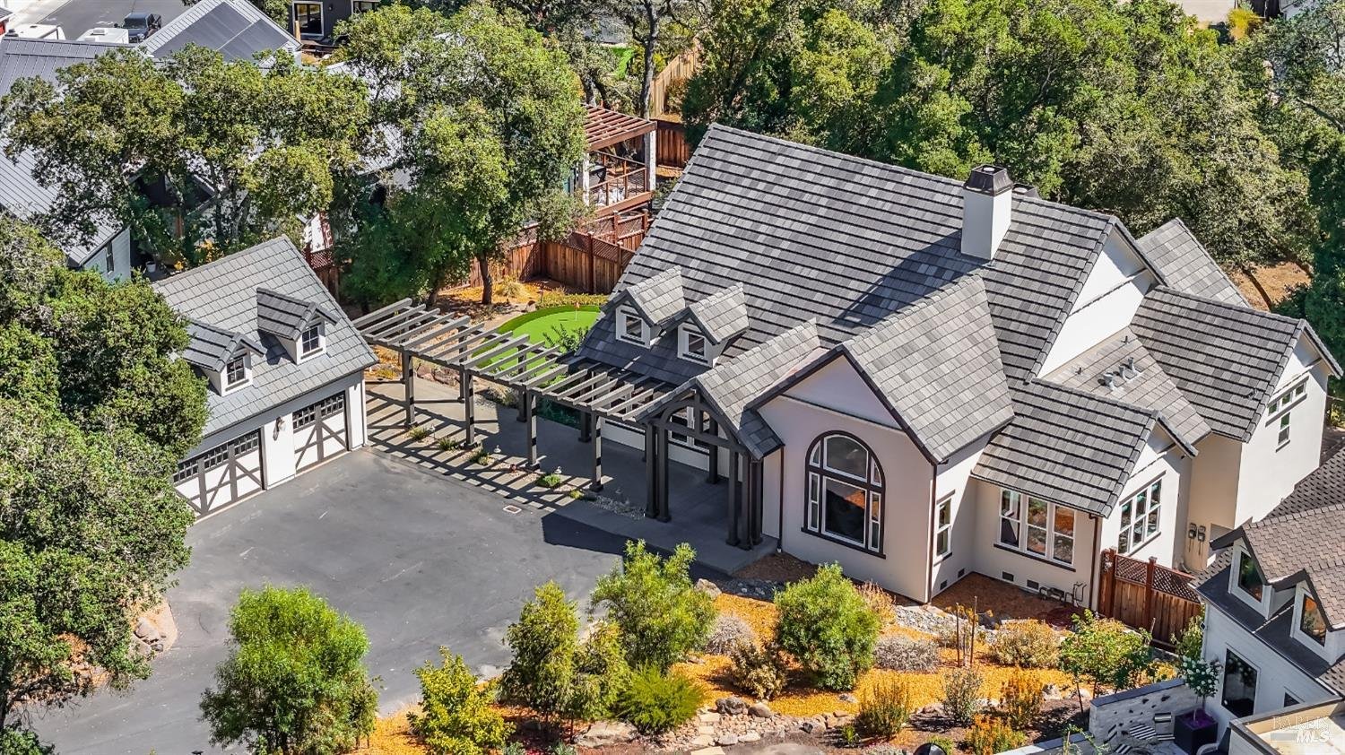 You are currently viewing Homes for Sale in Healdsburg, CA: A Wine Country Gem