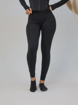 You are currently viewing Die perfekte Passform finden: Ein Leitfaden für große Sport-Leggings für Damen