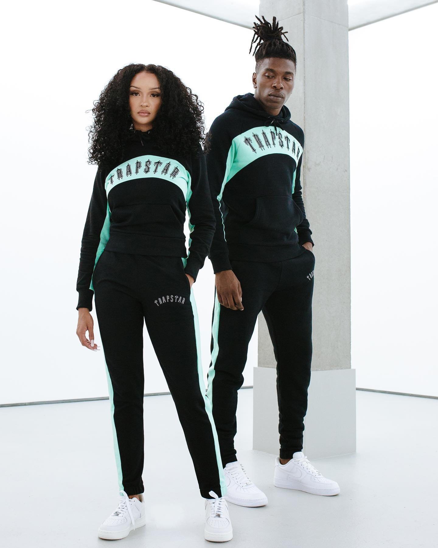 Read more about the article Trapstar Tracksuit: The Signature Blend of Comfort, Street