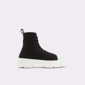 Read more about the article Timeless Elegance And Modern Comfort: A New Era Of Footwear Fashion