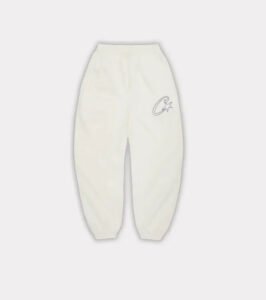 Read more about the article Corteiz Joggers: Redefining Streetwear Elegance with Comfort and Attitude
