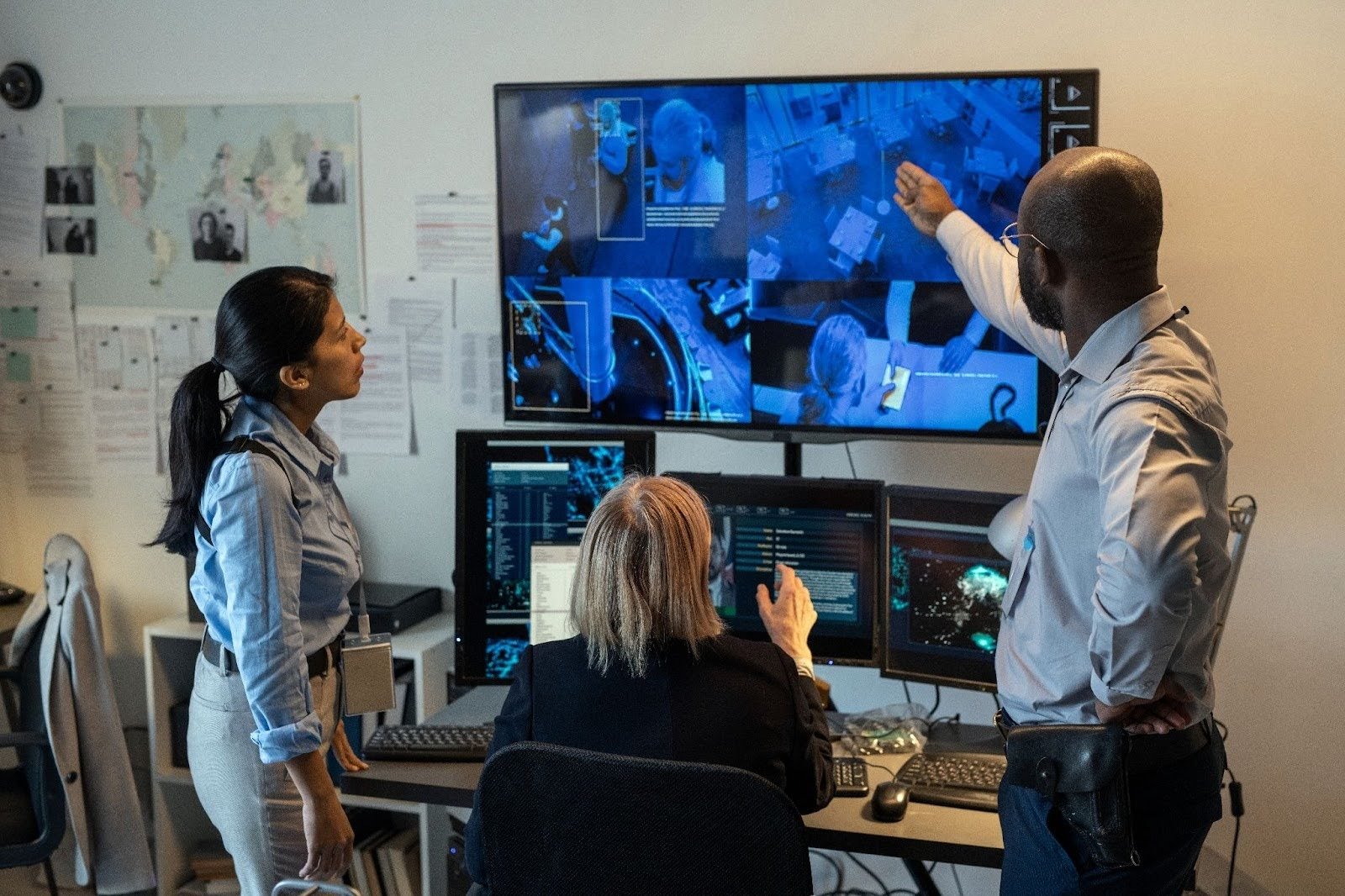 Read more about the article What Is the Process of CCTV Monitoring?