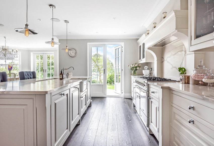 You are currently viewing Enhance Your Home with Stylish Kitchen Cabinets