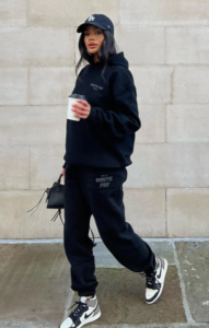 Read more about the article From Gym to Brunch How to Style Your White Fox Hoodie