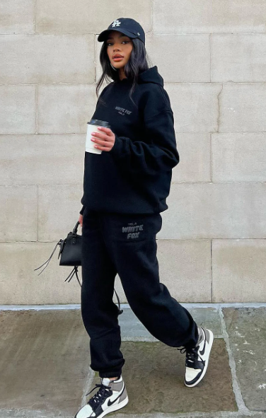 You are currently viewing From Gym to Brunch How to Style Your White Fox Hoodie