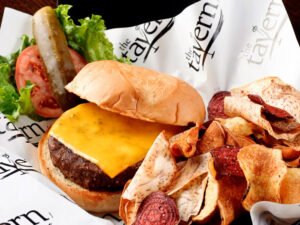 Read more about the article How Cafes Keep Hot Items Ready for Takeaway Orders?