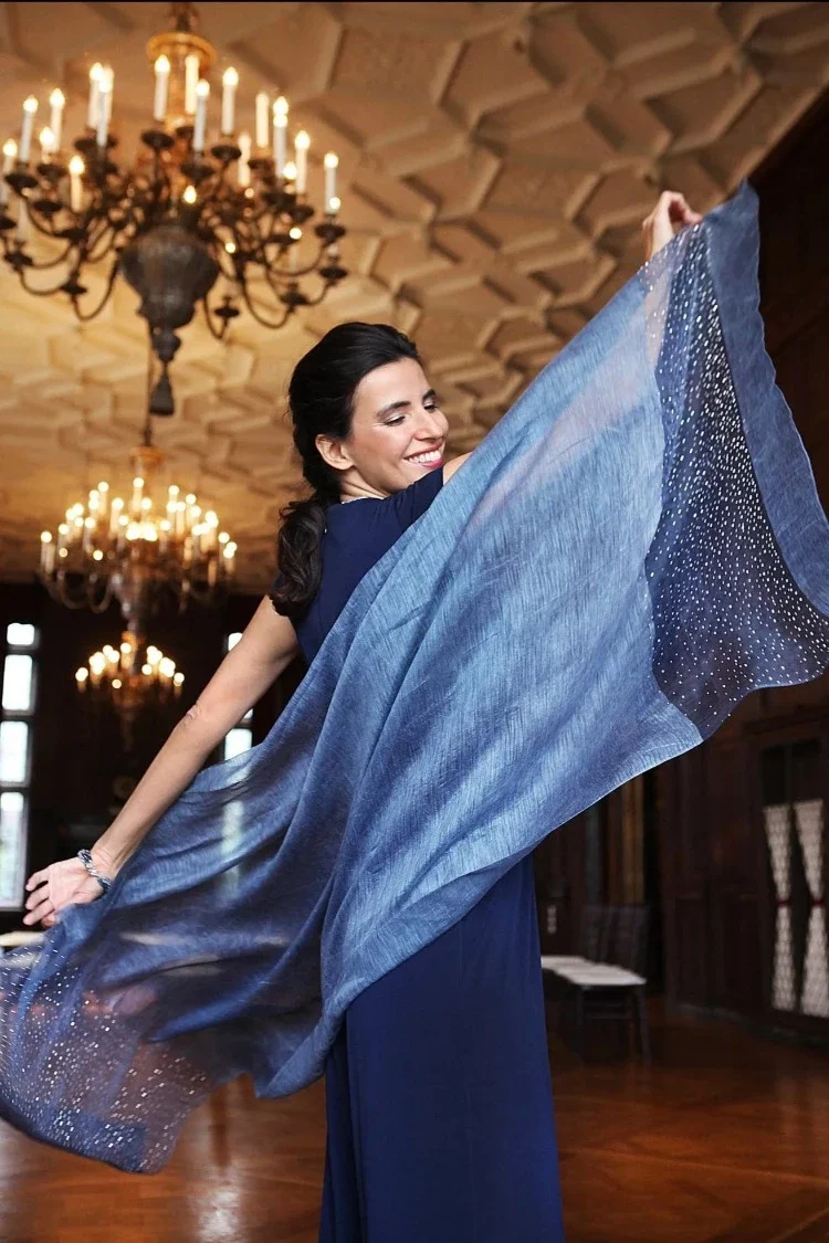 Read more about the article Scarf Styles for Men & Women 2025