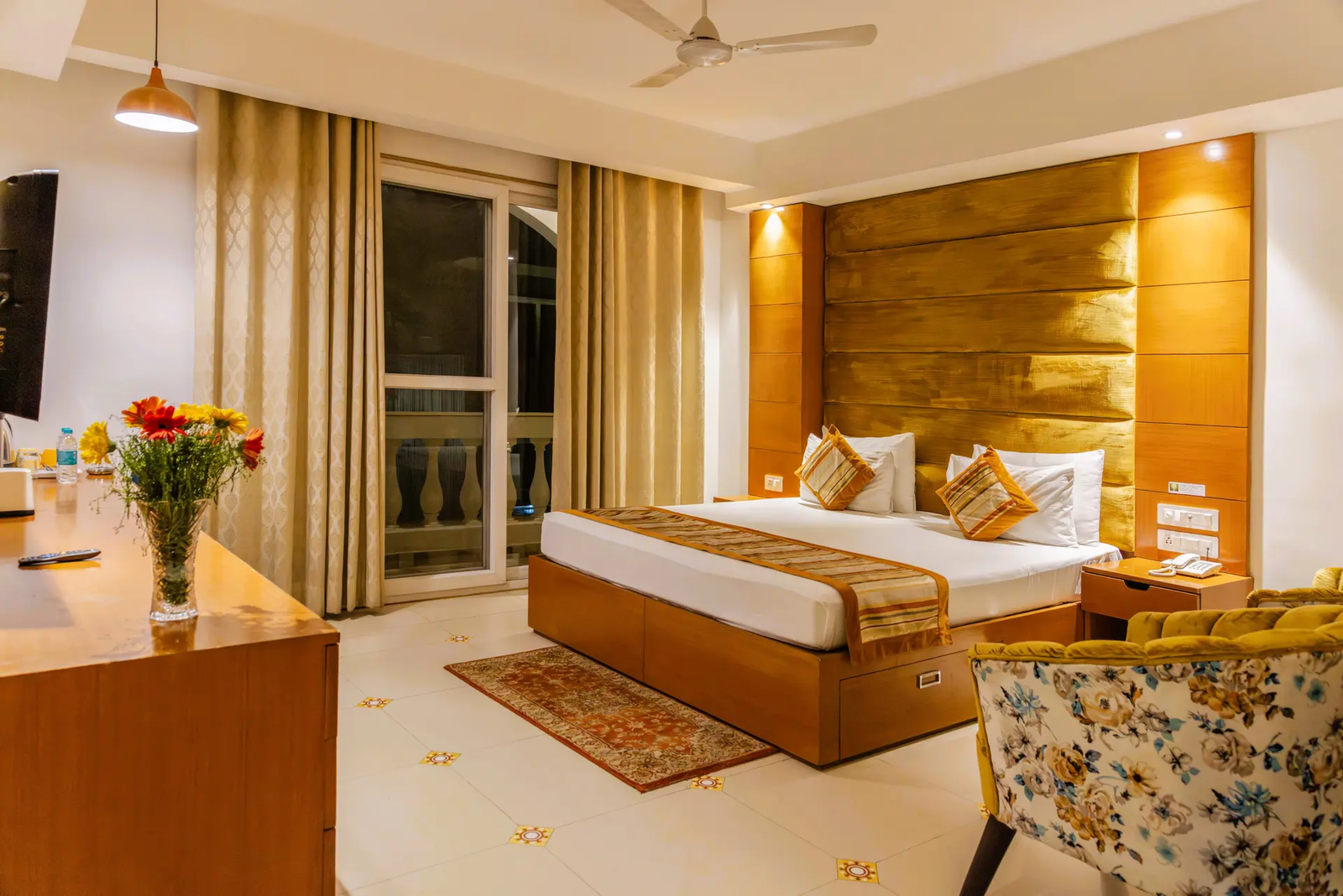 Read more about the article Top Benefits of Booking a Hotel Near Medanta Hospital, Gurgaon
