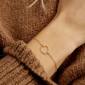 Read more about the article Why the Dalia Gold Hoop Bracelet is a Must-Have Accessory for Every Fashionista