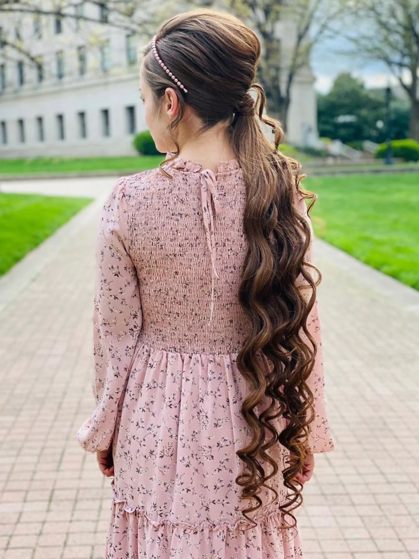 You are currently viewing What Makes Apostolic Fashions Stand Out in Modest Clothing?