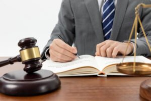 Read more about the article Why Choosing a Supreme Court Advocate in Delhi Can Make a Difference