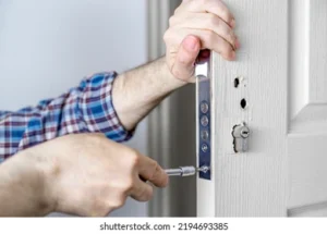 Read more about the article Locked Out, Moving In, or Upgrading Security? 9 Reasons Phoenix Residents Call Safe Locksmith AZ