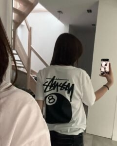 Read more about the article The Timeless Appeal of Stüssy: Hoodies, Shirts, and Streetwear Culture
