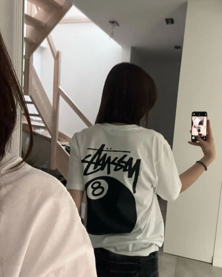 You are currently viewing The Timeless Appeal of Stüssy: Hoodies, Shirts, and Streetwear Culture