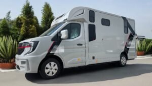 Read more about the article Custom Horse Trucks: Designing for Comfort and Functionality