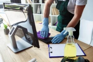 Read more about the article How Much to Pay a Cleaner for 3 Hours?