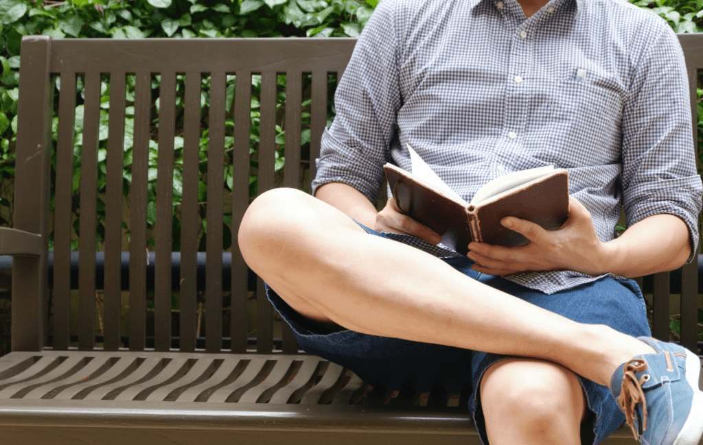 You are currently viewing 6 Must-Read Books on a Budget: The Essential Man’s Library