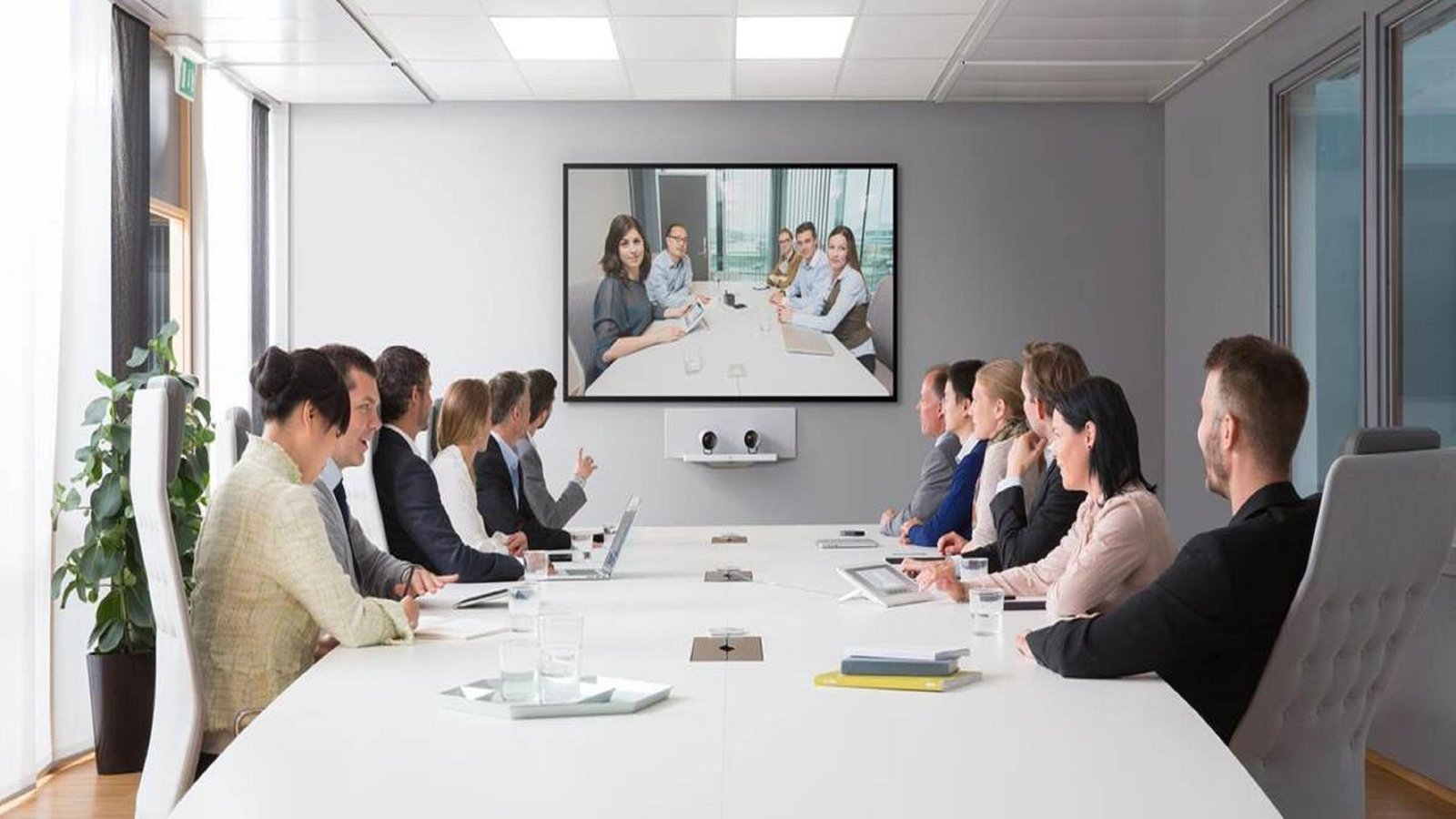 Read more about the article DIY vs. Professional Video Conferencing Installation — When to Call an Expert