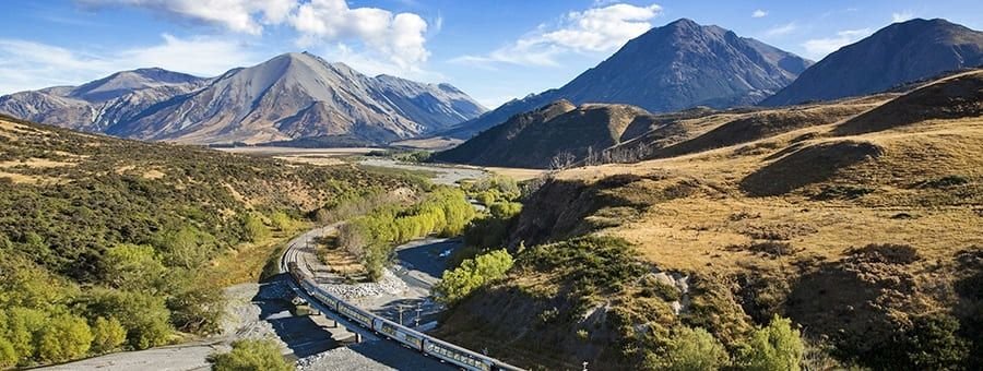 Read more about the article 9 Epic Road Trip Routes for New Zealand Self Drive Enthusiasts