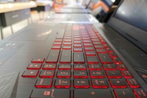 Read more about the article Top Benefits of Buying a Refurbished Gaming Laptop in 2025