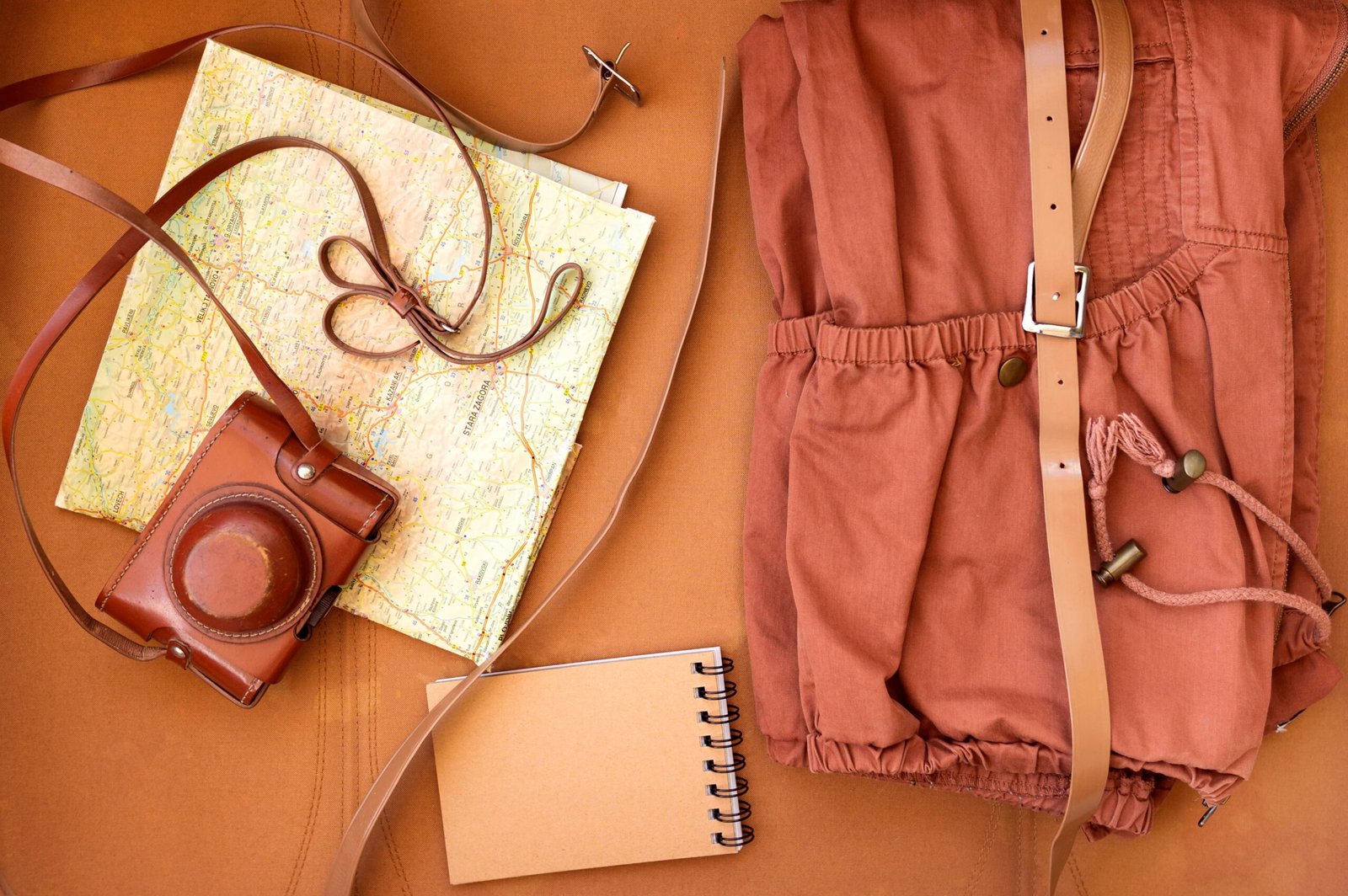 You are currently viewing The Comeback of Small Leather Accessories in Modern Fashion