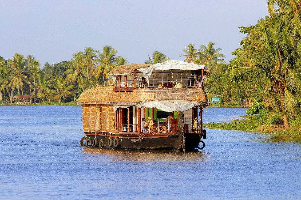 Read more about the article Romantic Kerala Trip Package for Couple Getaways and Fun