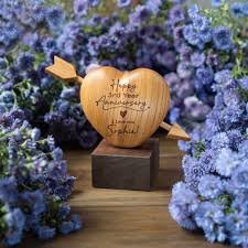 Read more about the article 10 Budget-Friendly Closing Gifts That Still Feel Luxurious