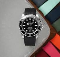 Read more about the article The Ultimate Guide to Rubber Watch Straps: Style, Durability, and Comfort