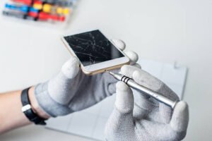Read more about the article Get Your Device Repaired Like New at The Best Mobile repair shop in Witney