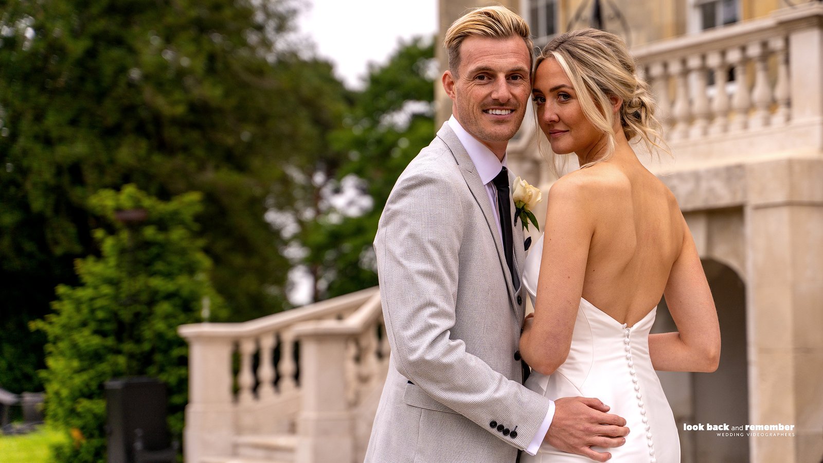 Read more about the article 5 Great Reasons to Hire a Wedding Videographer