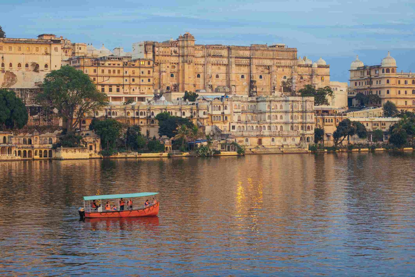 You are currently viewing Rajasthan Tour Packages: A Regal Journey Through India’s Desert Jewel