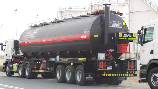 You are currently viewing Understanding the Importance of Bitumen Distributors and Sewage Tankers in the UAE